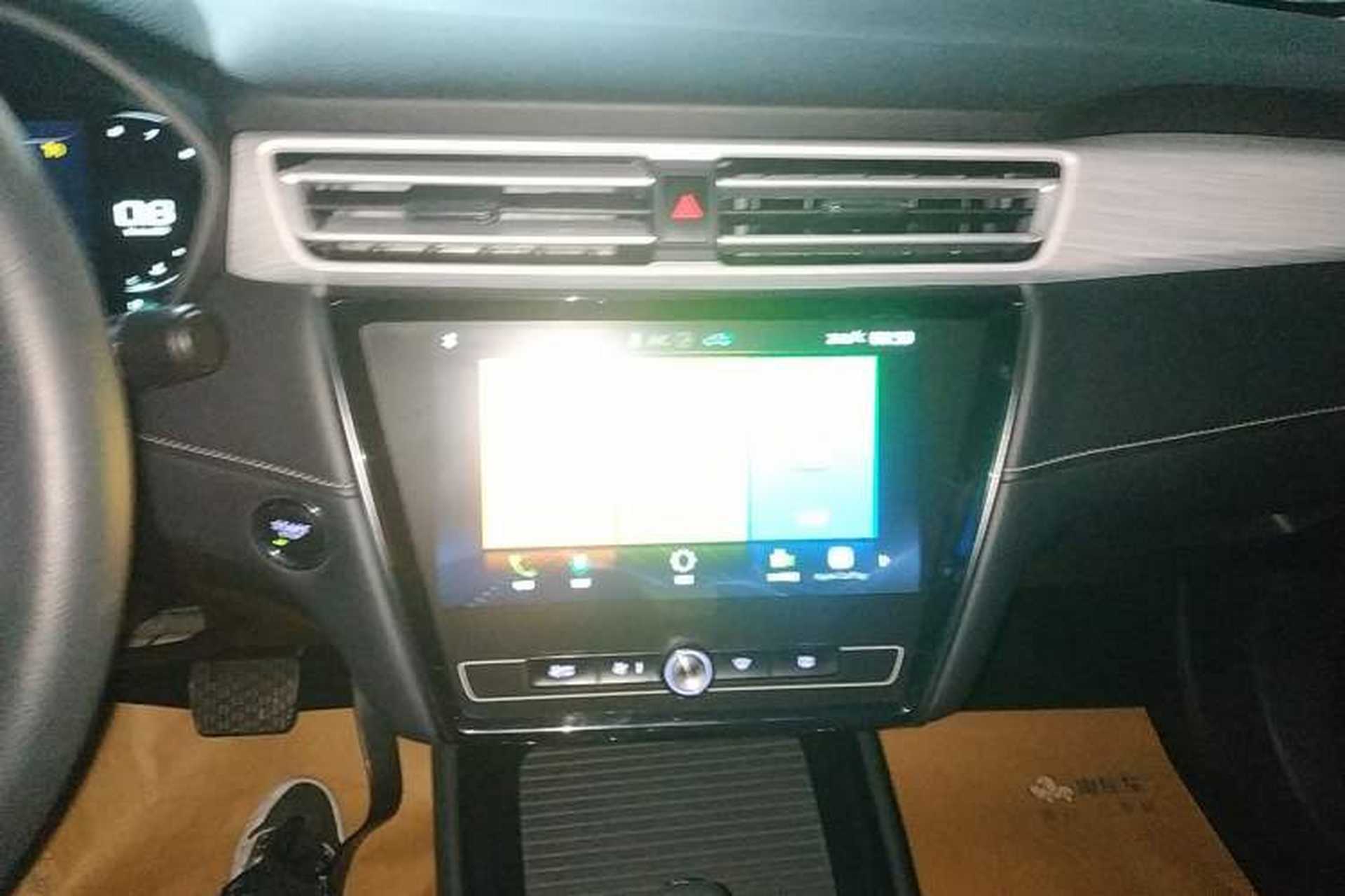Used Roewe i5 2020 1.5L Automatic 4G Connect Luxury Flagship Edition Audio And AC Panel