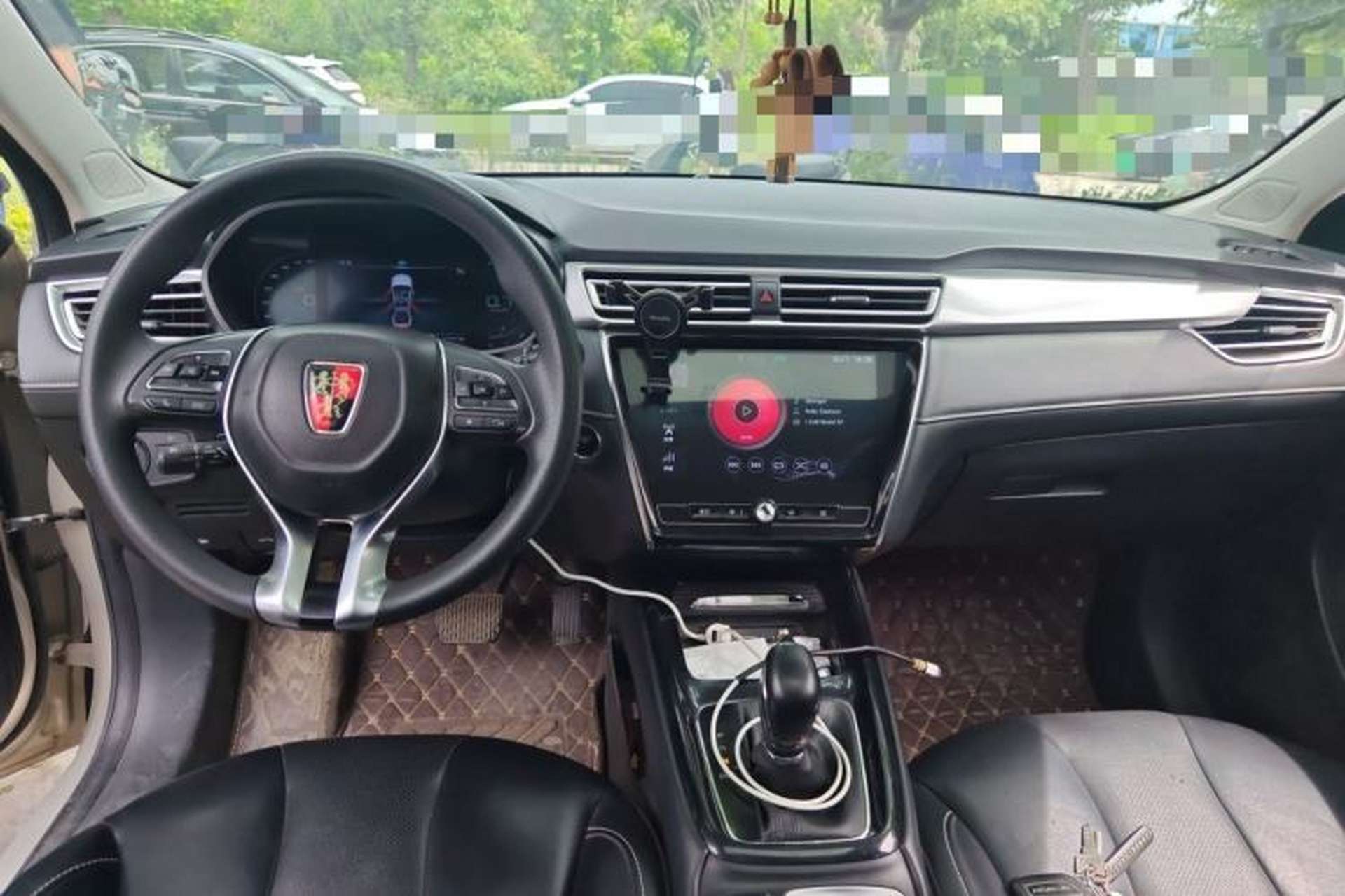 Used Roewe i5 2020 1.5L Automatic 4G Connect Luxury Flagship Edition Center Console