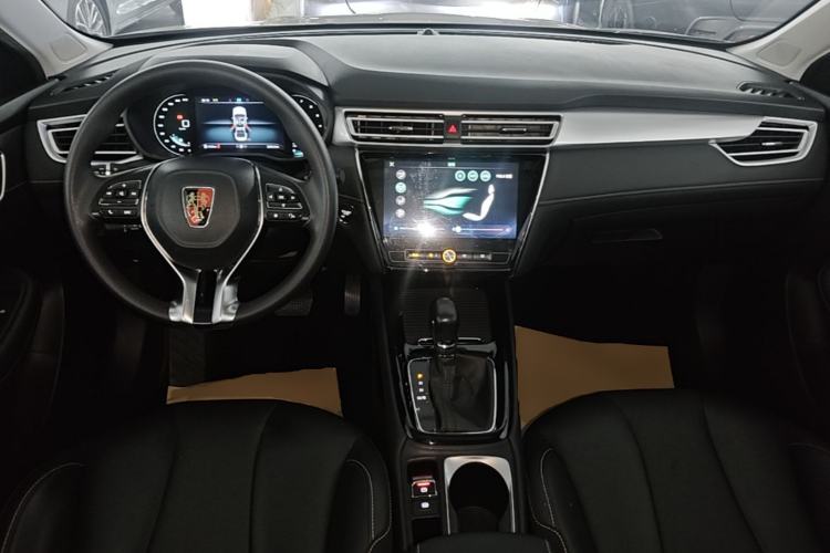 Used Roewe i5 2020 1.5L Automatic 4G Connect Luxury Flagship Edition Center Console