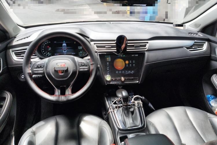 Used Roewe i5 2020 1.5L Automatic 4G Connected Leading Intelligent Driving Edition Center Console