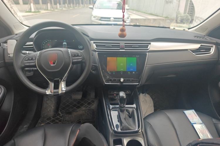 Used Roewe i5 2020 1.5L Automatic 4G Connect Luxury Flagship Edition Center Console
