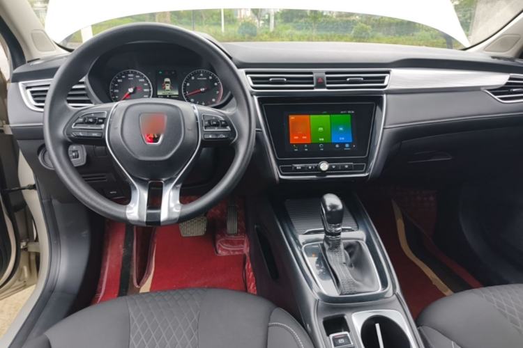 Used Roewe i5 2020 1.5L Automatic 4G Connected Linghao Edition Center Console