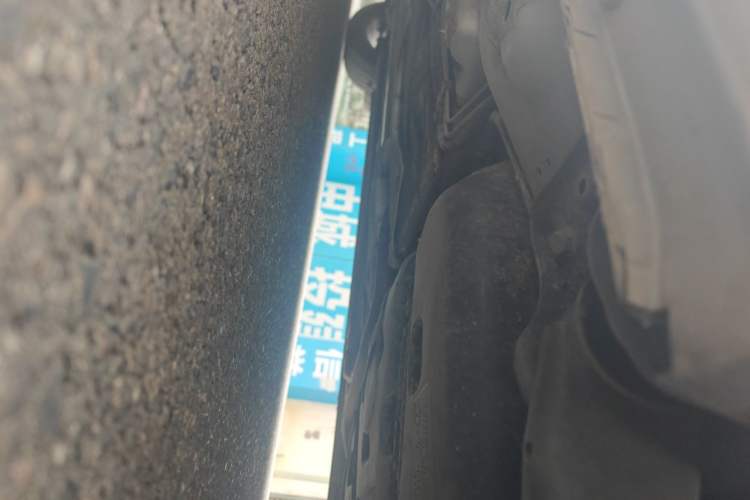 Used Roewe i5 2020 1.5L Automatic 4G Connect Luxury Flagship Edition Chassis Rear Left