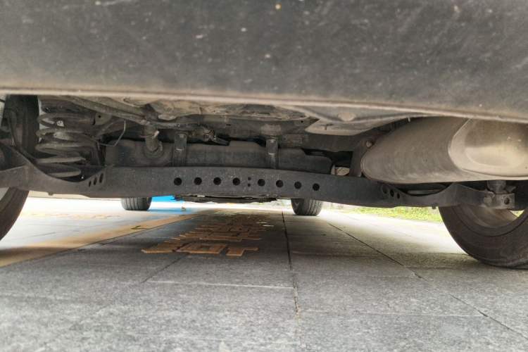 Used Roewe i5 2020 1.5L Automatic 4G Connected Leading Intelligent Driving Edition Chassis Rear