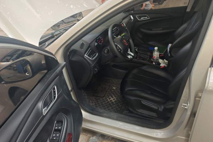Used Roewe i5 2020 1.5L Automatic 4G Connected Linghao Edition Driver Seat