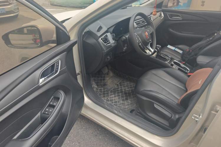 Used Roewe i5 2020 1.5L Automatic 4G Connect Luxury Flagship Edition Driver Seat