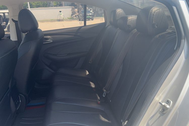 Used Roewe i5 2020 1.5L Automatic 4G Connect Luxury Flagship Edition Driver Seat