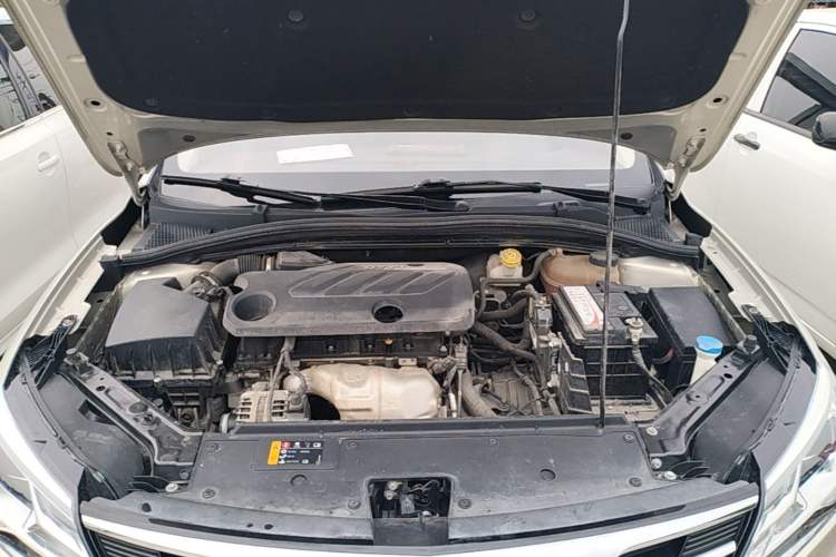 Used Roewe i5 2020 1.5L Automatic 4G Connect Luxury Flagship Edition Engine Bay