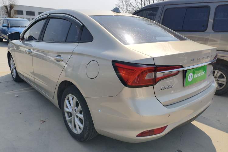 Used Roewe i5 2020 1.5L Manual 4G Connect Luxury Edition Exterior 2