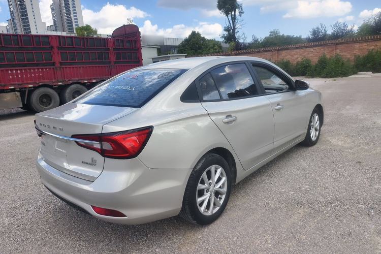Used Roewe i5 2020 1.5L Manual 4G Connect Luxury Edition Exterior 3