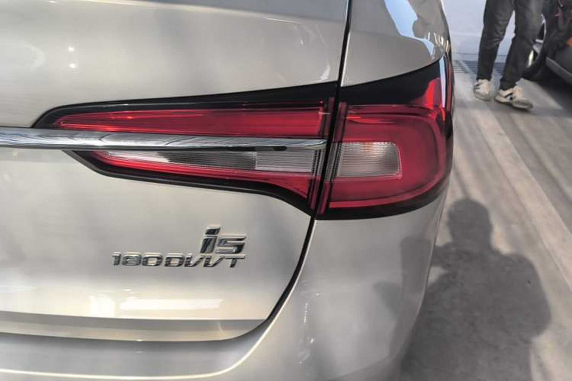 Used Roewe i5 2020 1.5L Automatic 4G Connect Luxury Flagship Edition Exterior 3