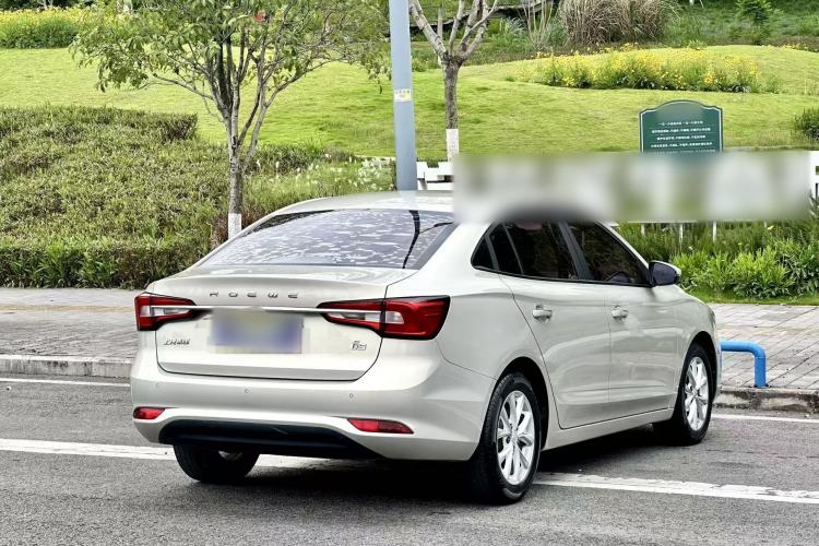 Used Roewe i5 2020 1.5L Manual 4G Connect Luxury Edition Exterior 3