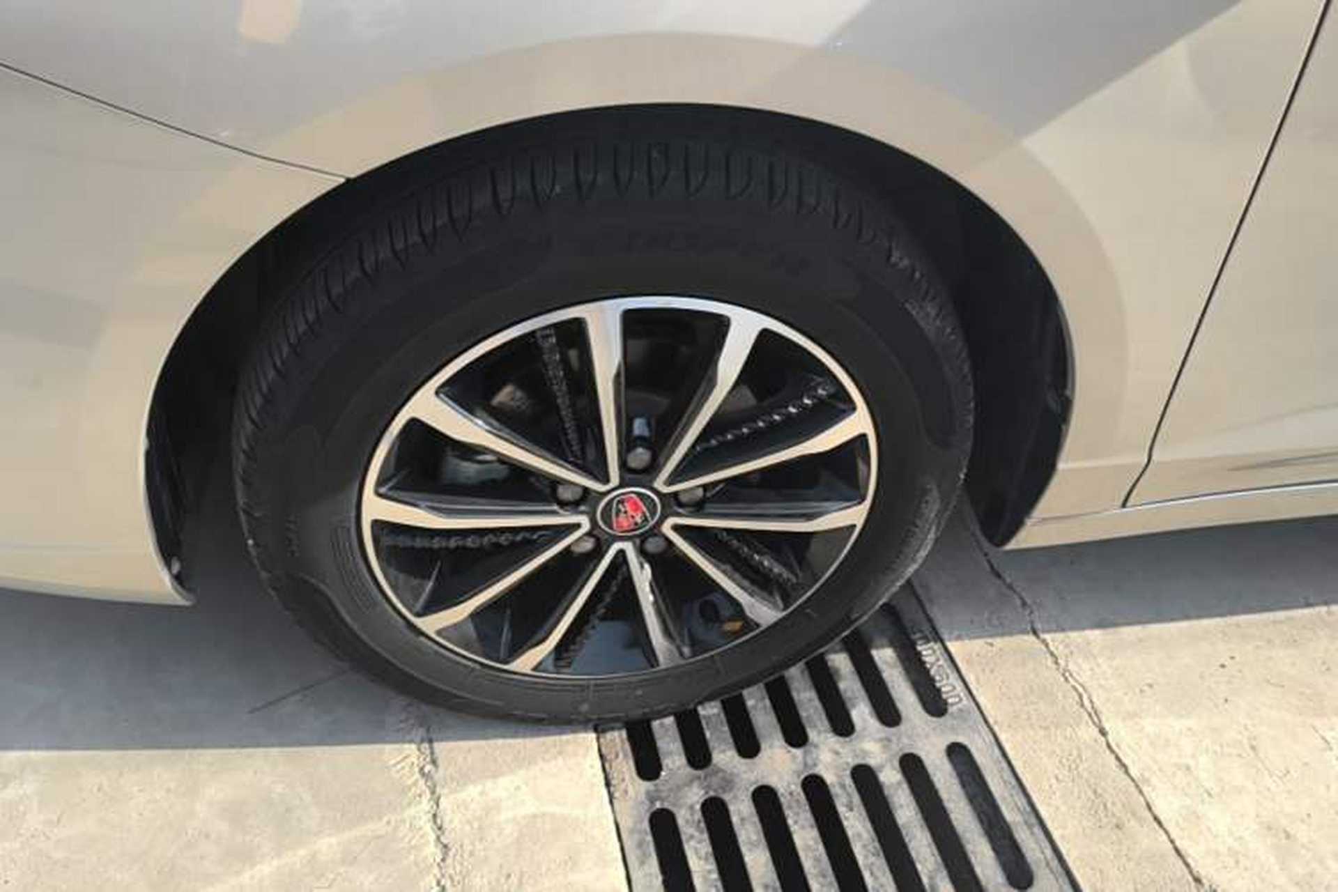 Used Roewe i5 2020 1.5L Automatic 4G Connect Luxury Flagship Edition Exterior 4