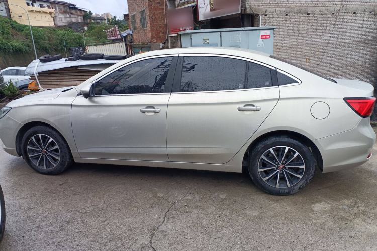 Used Roewe i5 2020 1.5L Automatic 4G Connect Luxury Flagship Edition Exterior 5