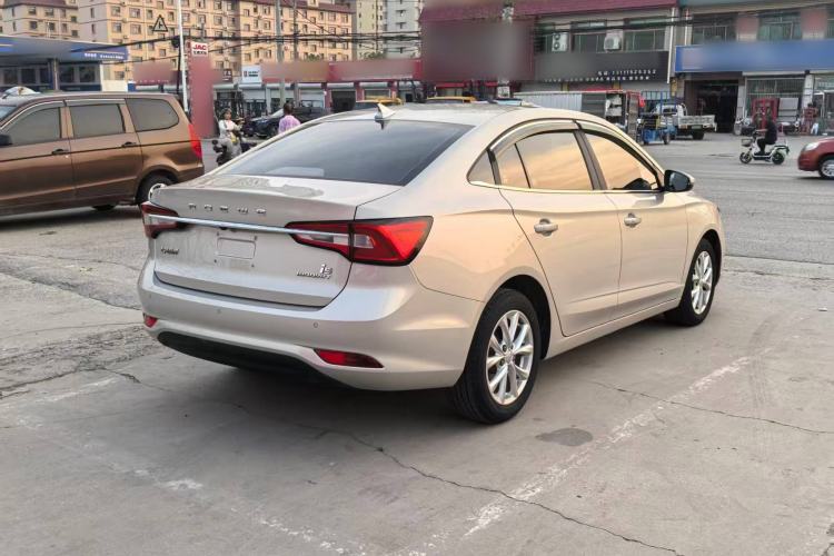 Used Roewe i5 2020 1.5L Manual 4G Connect Luxury Edition Exterior 5