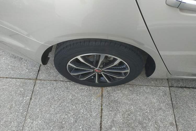 Used Roewe i5 2020 1.5L Manual 4G Connect Leehao Flagship Edition Exterior 5