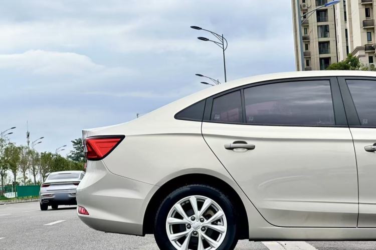 Used Roewe i5 2020 1.5L Manual 4G Connect Luxury Edition Exterior 6
