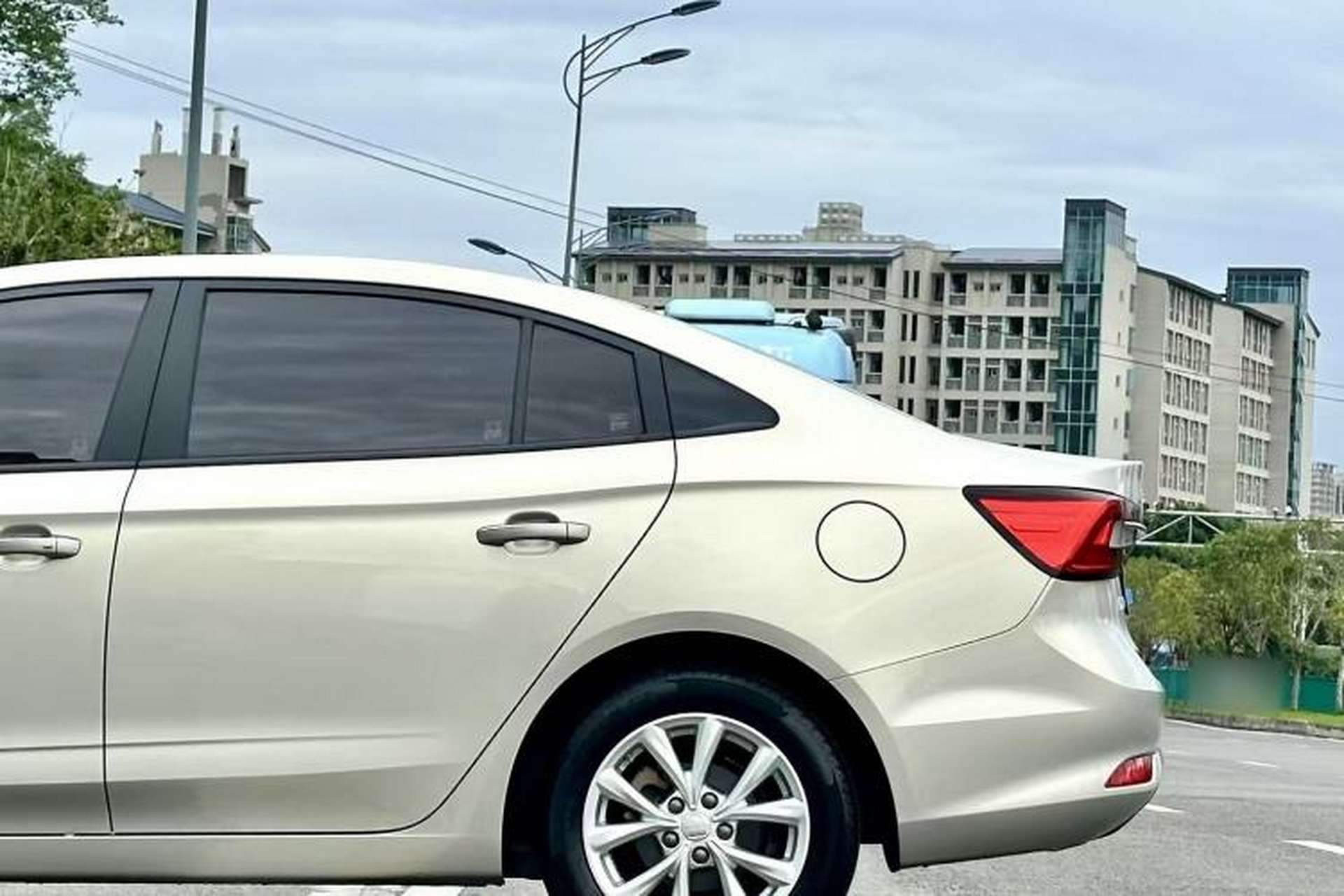 Used Roewe i5 2020 1.5L Manual 4G Connect Luxury Edition Exterior 7