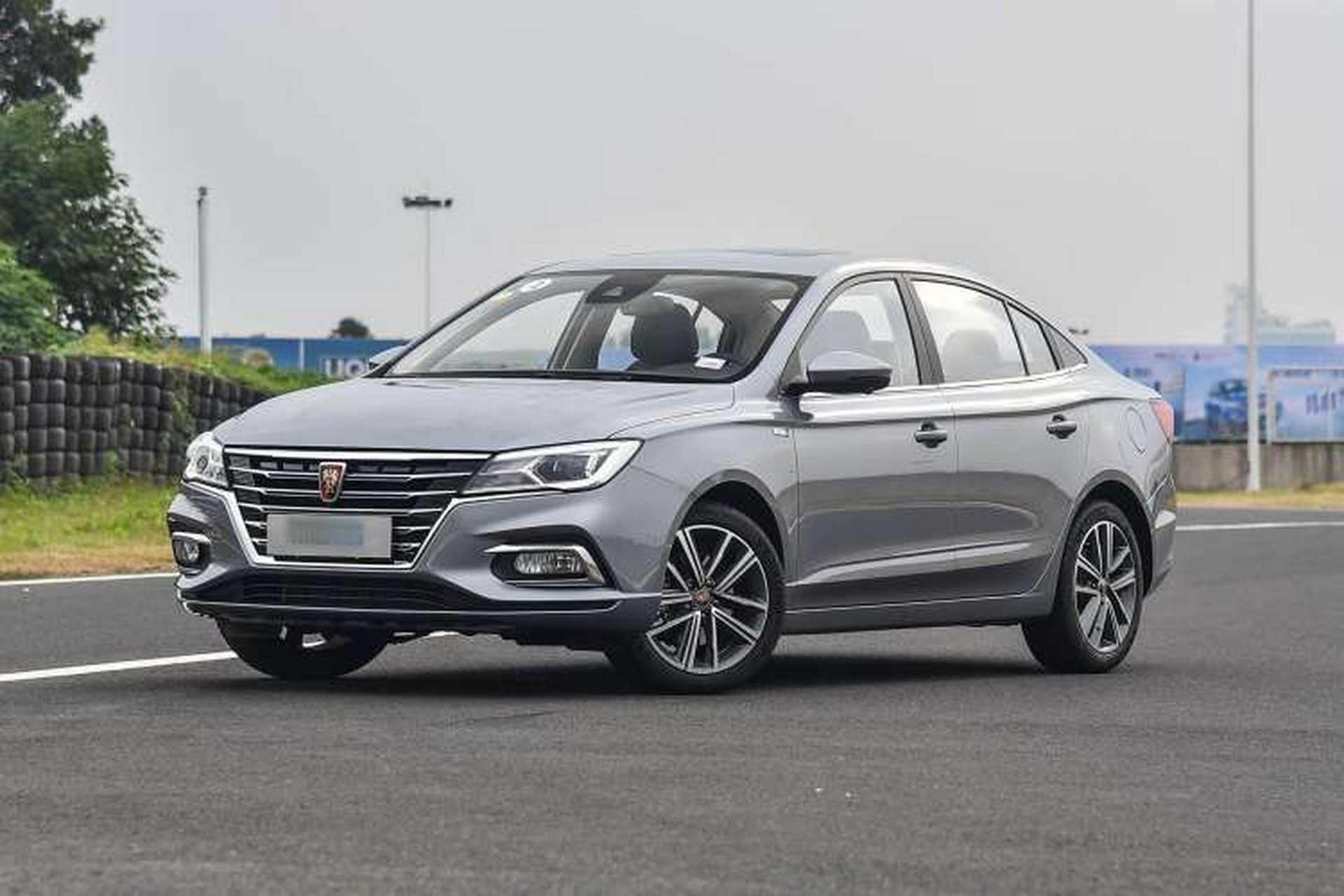 Used Roewe i5 2020 1.5L Automatic 4G Connect Luxury Flagship Edition Front Left 45 Deg