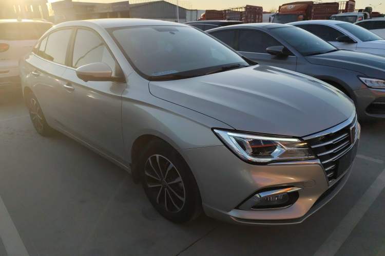 Used Roewe i5 2020 1.5L Automatic 4G Connect Luxury Flagship Edition Front Right 45 Deg