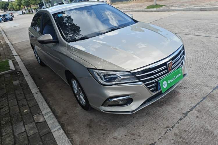 Used Roewe i5 2020 1.5L Manual 4G Connect Luxury Edition Front Right 45 Deg