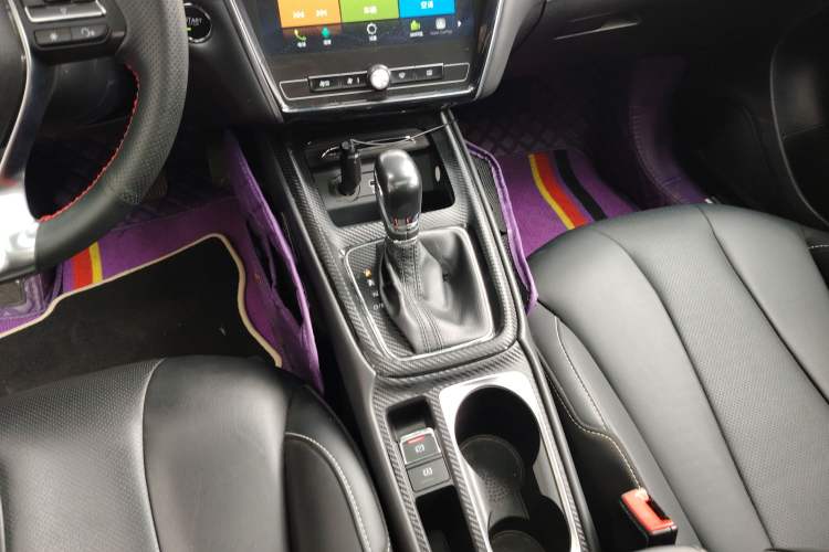 Used Roewe i5 2020 1.5L Automatic 4G Connect Luxury Flagship Edition Gear Lever
