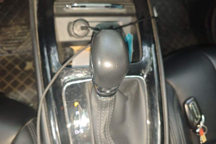 Used Roewe i5 2020 1.5L Automatic 4G Connected Linghao Edition Gear Lever