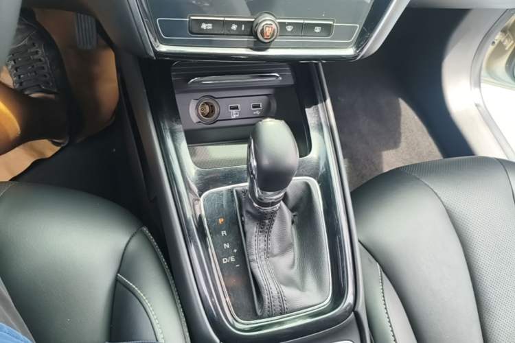 Used Roewe i5 2020 1.5L Automatic 4G Connect Luxury Flagship Edition Gear Lever