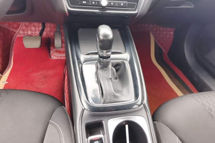 Used Roewe i5 2020 1.5L Automatic 4G Connected Linghao Edition Gear Lever