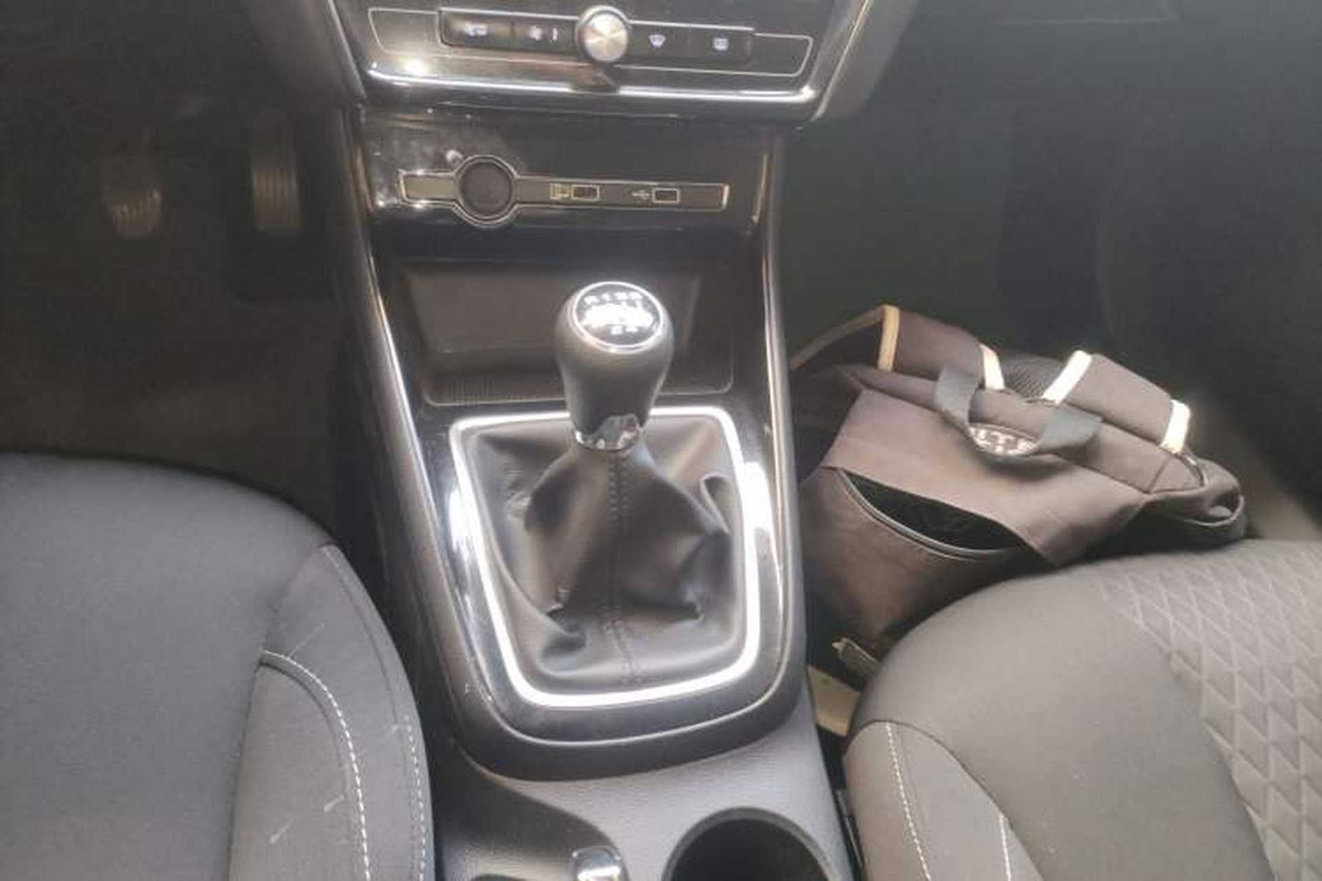 Used Roewe i5 2020 1.5L Manual 4G Connect Luxury Edition Gear Lever