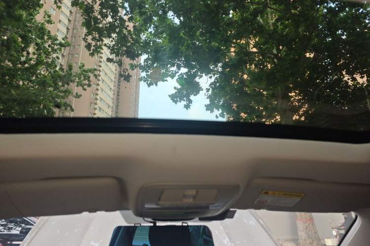 Used Roewe i5 2020 1.5L Automatic 4G Connected Linghao Edition Headliner