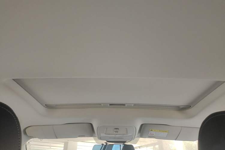 Used Roewe i5 2020 1.5L Automatic 4G Connect Luxury Flagship Edition Headliner