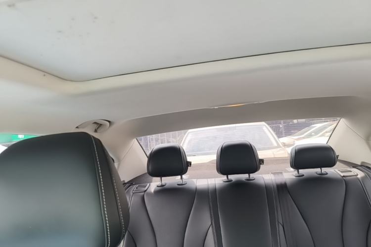 Used Roewe i5 2020 1.5L Automatic 4G Connect Luxury Flagship Edition Headliner