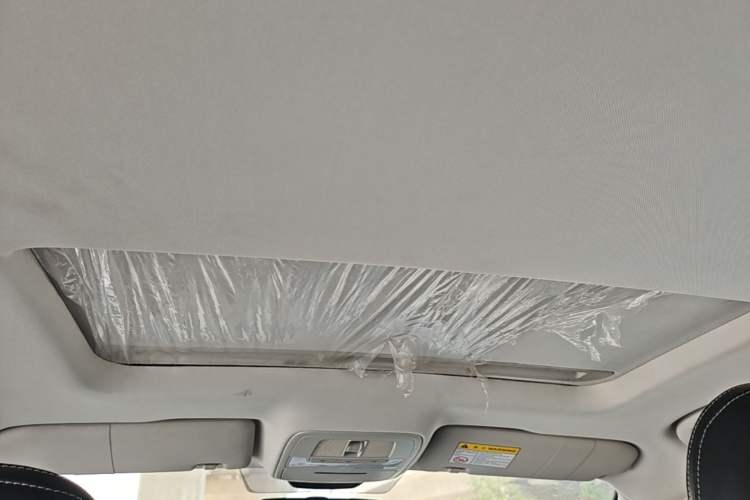 Used Roewe i5 2020 1.5L Manual 4G Connect Leehao Flagship Edition Headliner