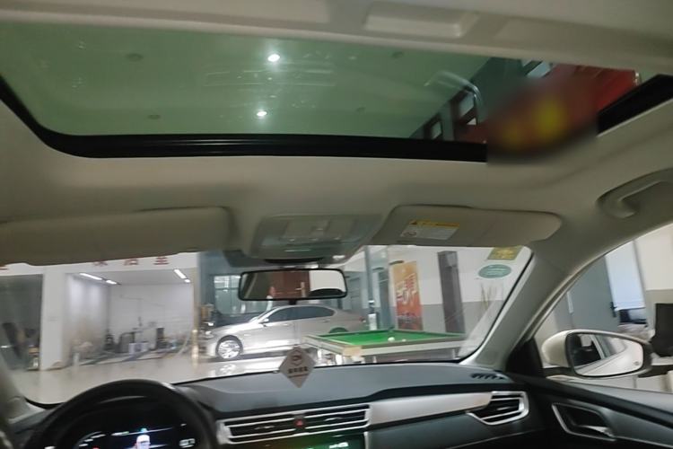 Used Roewe i5 2020 1.5L Automatic 4G Connect Luxury Flagship Edition Headliner