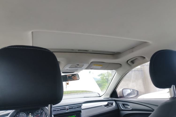 Used Roewe i5 2020 1.5L Automatic 4G Connected Linghao Edition Headliner
