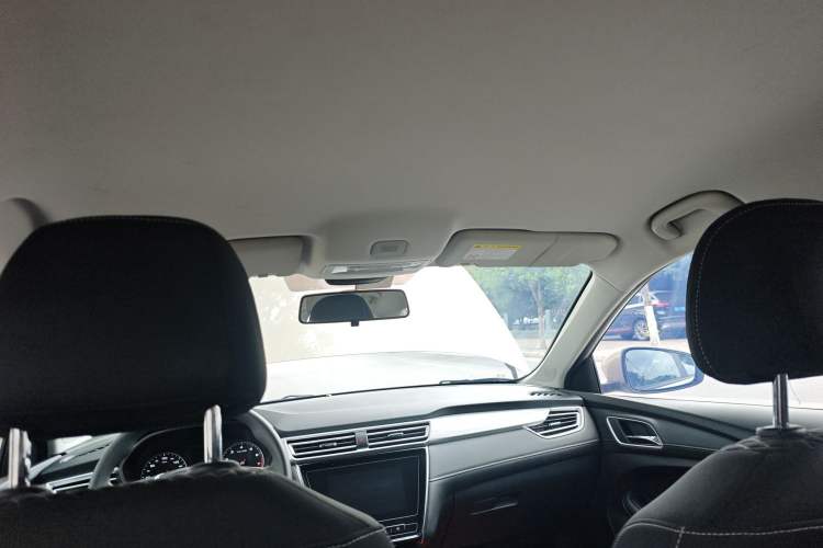 Used Roewe i5 2020 1.5L Manual 4G Connect Luxury Edition Headliner