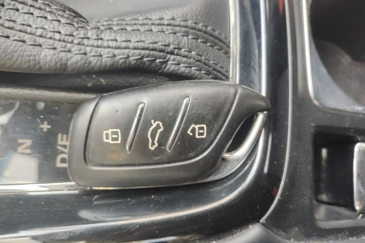 Used Roewe i5 2020 1.5L Automatic 4G Connect Luxury Flagship Edition Interior 1