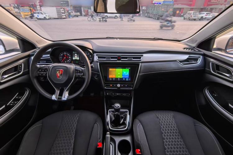 Used Roewe i5 2020 1.5L Manual 4G Connect Luxury Edition Interior 1