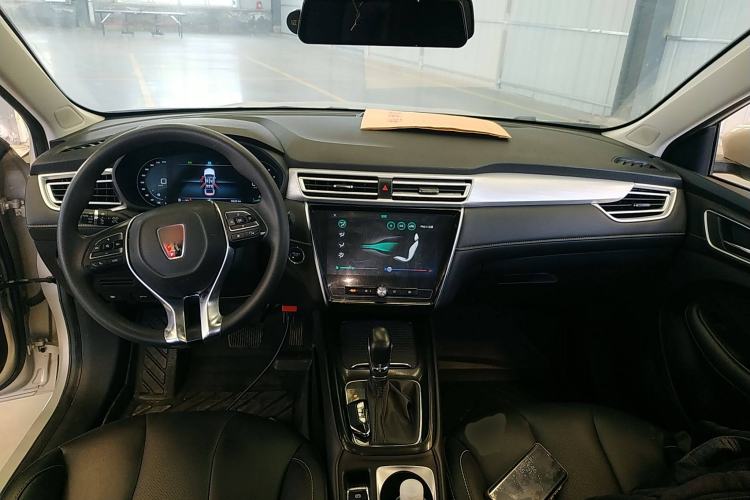 Used Roewe i5 2020 1.5L Automatic 4G Connect Luxury Flagship Edition Interior 2