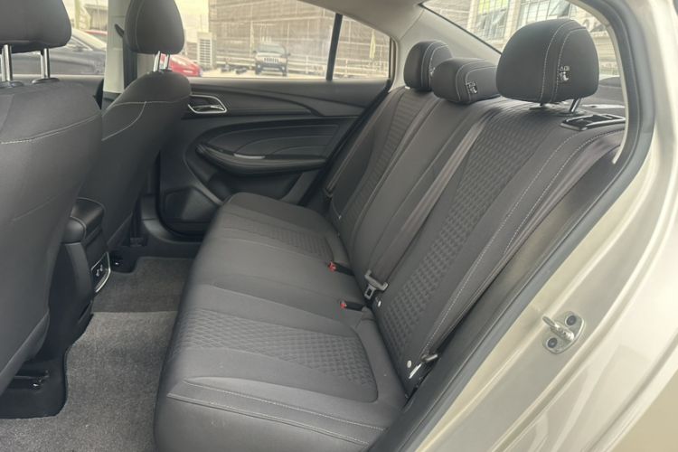 Used Roewe i5 2020 1.5L Automatic 4G Connected Linghao Edition Interior 4