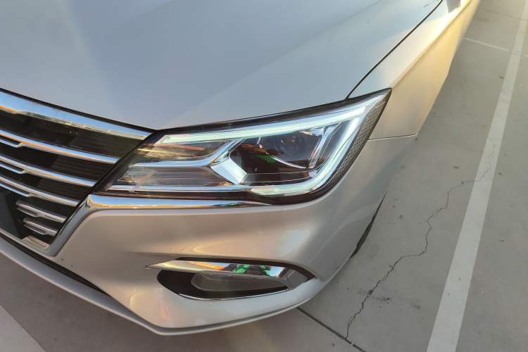 Used Roewe i5 2020 1.5L Automatic 4G Connect Luxury Flagship Edition Left Front Headlight