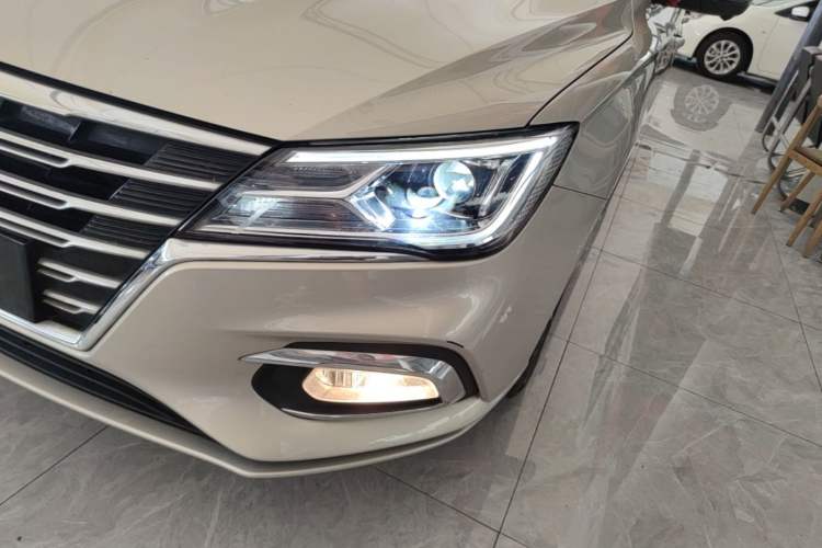 Used Roewe i5 2020 1.5L Automatic 4G Connect Luxury Flagship Edition Left Front Headlight