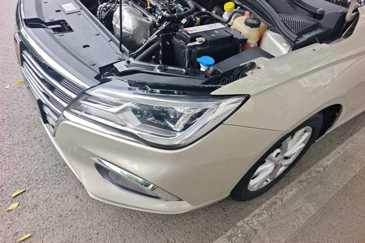 Used Roewe i5 2020 1.5L Manual 4G Connect Luxury Edition Left Front Headlight
