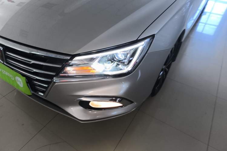 Used Roewe i5 2020 1.5L Automatic 4G Connect Luxury Flagship Edition Left Front Headlight