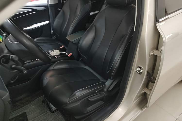Used Roewe i5 2020 1.5L Automatic 4G Connect Luxury Flagship Edition Left Front Seat