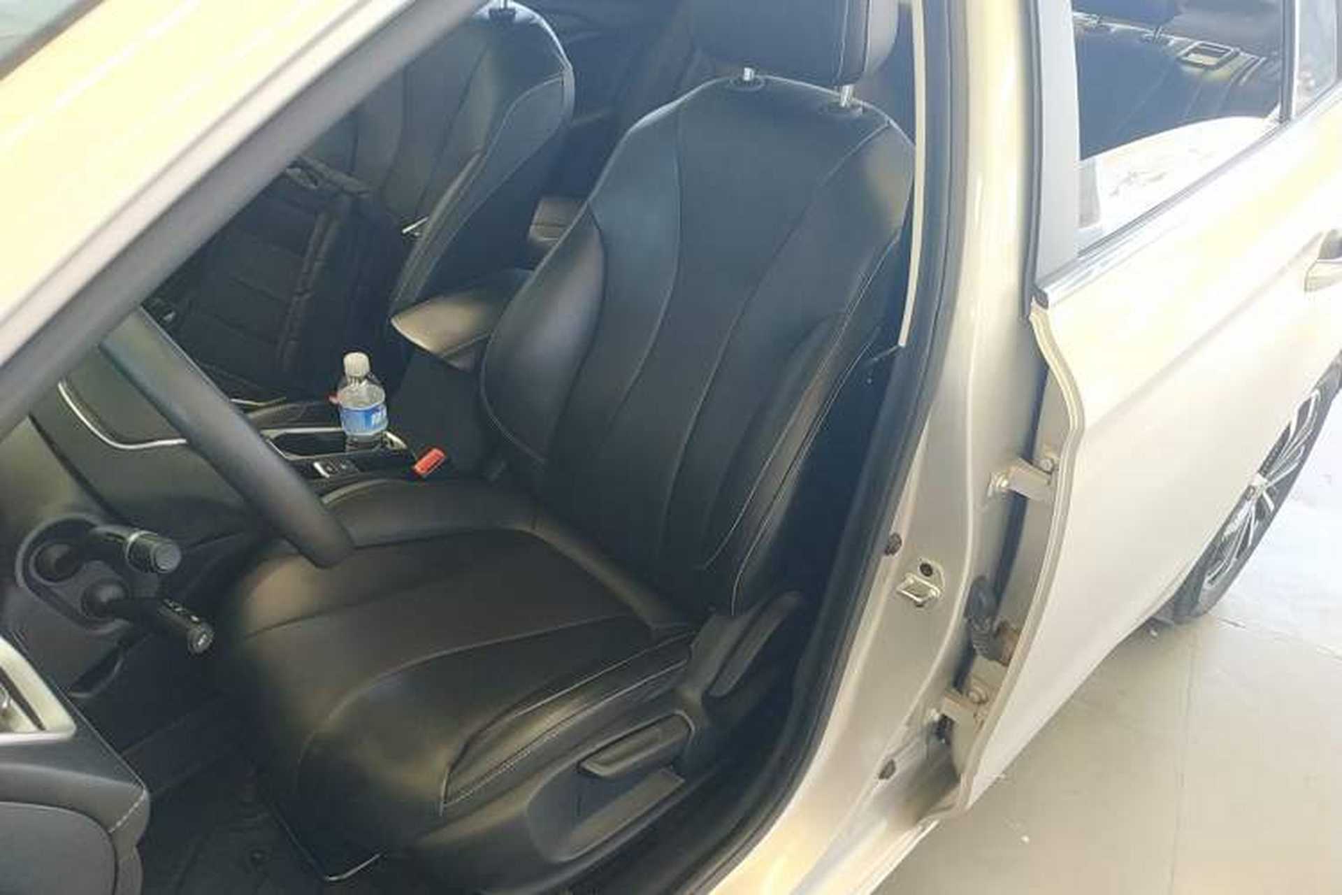 Used Roewe i5 2020 1.5L Automatic 4G Connect Luxury Flagship Edition Left Front Seat