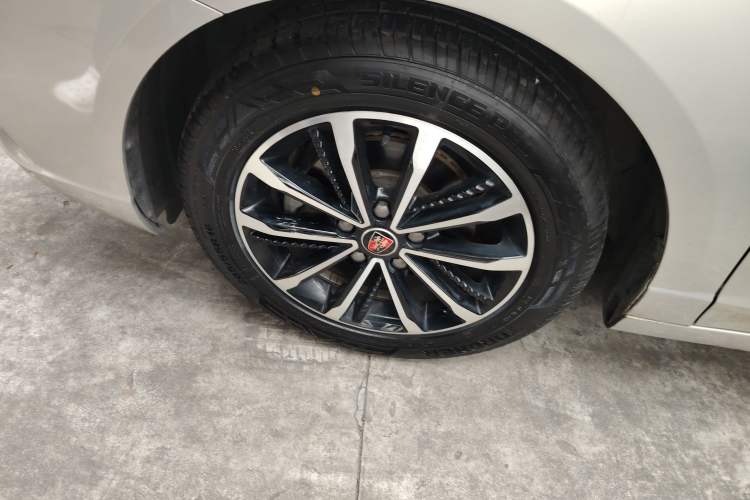 Used Roewe i5 2020 1.5L Automatic 4G Connect Luxury Flagship Edition Left Front Wheel Hub