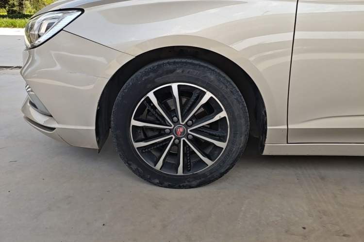 Used Roewe i5 2020 1.5L Manual 4G Connect Leehao Flagship Edition Left Front Wheel Hub