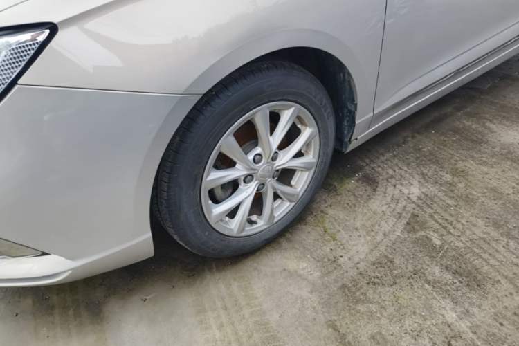 Used Roewe i5 2020 1.5L Automatic 4G Connected Linghao Edition Left Front Wheel Hub